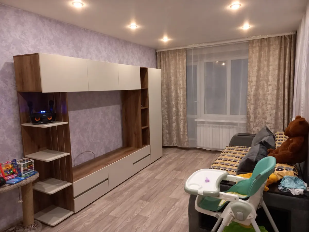 Стенка в гостиную с ТВ-зоной, стеллажом и шкафом